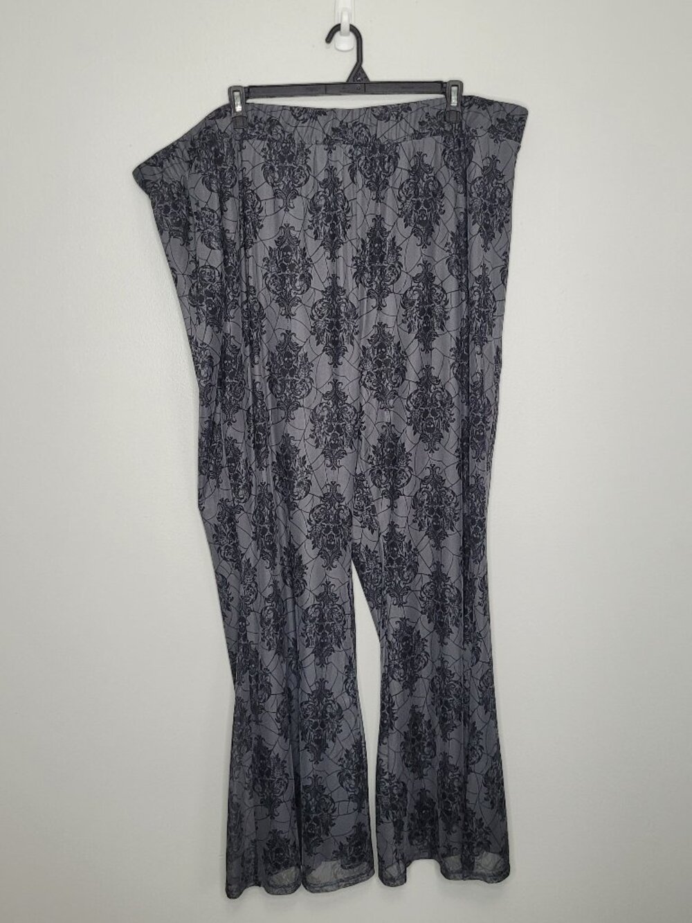 Torrid Nightfall black skull lace flare pull on plus size emo pants size 6x